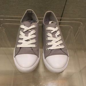 Cat and Jack kids canvass sneakers